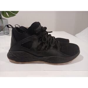 Nike Air Jordan Basketball Shoes Youth Size 10 Black Sneakers 881468-010 Retro